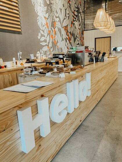 El local de Ayerim Montilla, desde donde hacen repartos a pie por el barrio