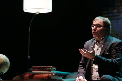 En este encuentro íntimo, el licenciado Rolón responde preguntas y trata sobre una temática especial que va cambiando en cada función