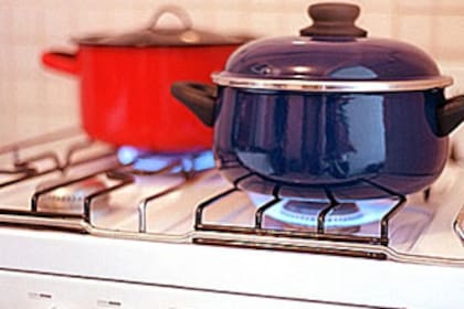 Cómo actuar ante un corte de gas en tu edificio: guía práctica y consejos útiles 2 Cuidado de hornallas y estufas