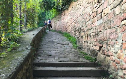 En este lugar comienza la caminata hasta llegar al castillo.