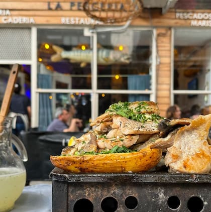 En este restaurante, el foco es la vida náutica y marina.