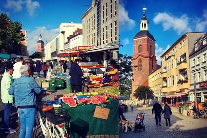 En este tiempo el joven comenzó a viajar y conocer el país