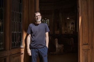 Sin pudor, el guionista de Alejandro González Iñárritu explora en su novela la cultura de la cancelación