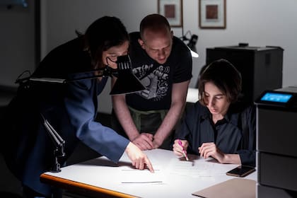 En "Falso positivo", con los aciertos se van sumando puntos, y los tres que consigan más se llevarán obras de premio