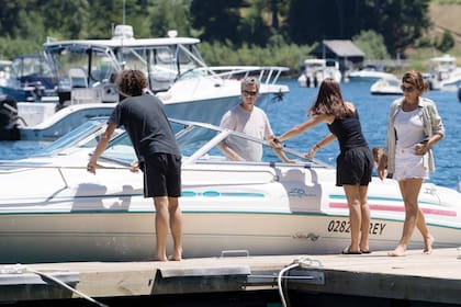 En familia, con su marido y sus hijos. El mayor, Bautista, de 22, se recibe este año de Licenciado en Administración de Empresas. Le sigue Jazmín, de 20, que estudia Marketing. Elena, la menor, de 16, aún está en el colegio