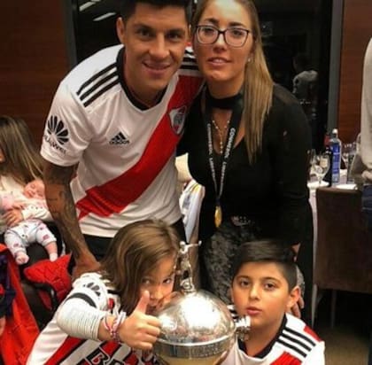 En familia, el festejo íntimo en vestuario del Bernabéu