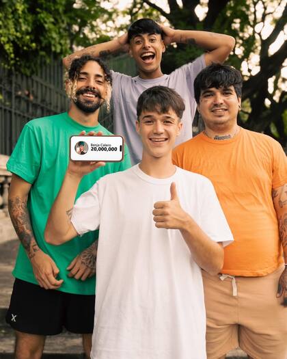 En febrero de 2025, Benja Calero celebró con esta foto haber alcanzado los 20 millones de suscriptores en Youtube