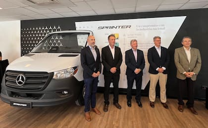 En febrero de 2026 llegará la fabricación de una versión automática y un mes después hará lo propio la de tracción total