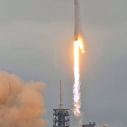 En febrero, SpaceX lanzó la cápsula modelo Falcon 9 rumbo a la Estación Espacial Internacional