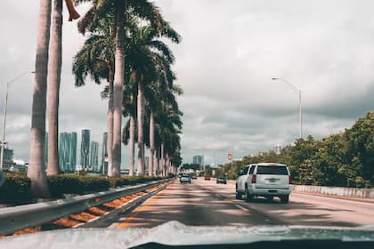 En Florida, Estados Unidos este auto pagaría 27 veces menos que en la Argentina, según el estudio