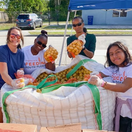 En Florida, Feeding South Florida sirvió a cuatro condados, incluyendo Miami-Dade y Monroe