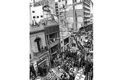 La sede de la AMIA está ubicada en Pasteur 633 en pleno barrio de Once