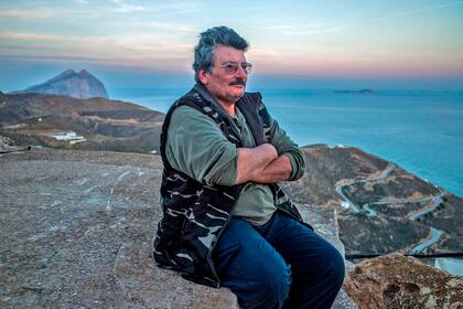 Andreas Nikolis tiene 62 años y está jubilado. Los habitantes de la isla sienten que el estado no les presta atención