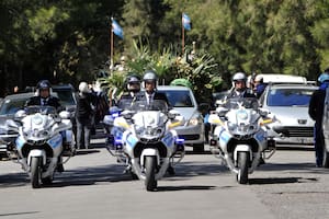 Aplausos, recuerdos y lágrimas en el último adiós a Carlitos Balá