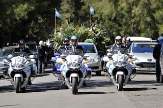 Aplausos, recuerdos y lágrimas en el último adiós a Carlitos Balá