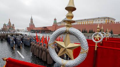 En fotos: así celebra Rusia el centenario de la Gran Revolución Socialista