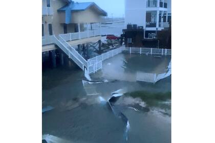 Los vecinos compartieron fotos de sus viviendas en las redes sociales para mostrar los destrozos que Sally estaba causando mientras avanzaba sobre tierra