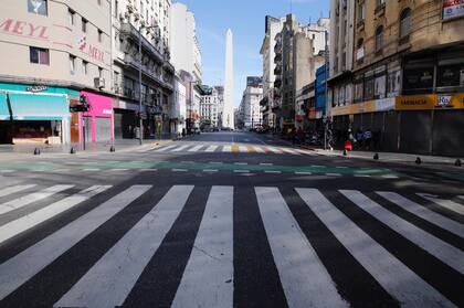 El Obelisco, testigo privilegiado de la ciudad vacía