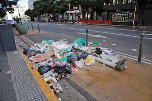 En fotos: el día del trabajador y el paro dejaron una Buenos Aires sucia y vacía
