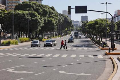 La Avenida 9 de Julio con muy poco tránsito