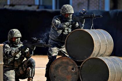 Entrenamiento de campo con armas de asalto