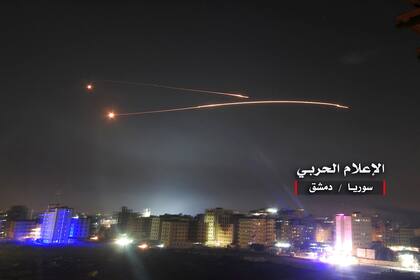El ataque provocó la reacción de Israel, que lanzó uno "de sus mayores ataques aéreos contra objetivos iraníes" 
