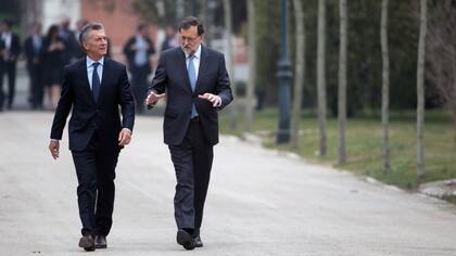 Macri y Rajoy, durante una caminata