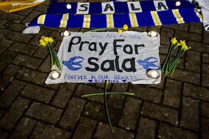 En fotos, Nantes y Cardiff unidas en la vigilia por Emiliano Sala