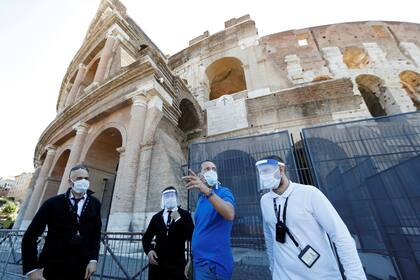 Italia impuso el confinamiento a principios de marzo y desde entonces ha visto caer el número de casos regularmente. Pero el país tiene que hacer frente ahora a la peor recesión desde la II Guerra Mundial, y una necesidad imperiosa de que regresen los turistas