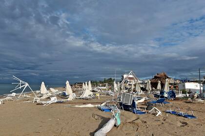 En fotos: una tormenta de viento y granizo causó la muerte de seis turistas en Grecia