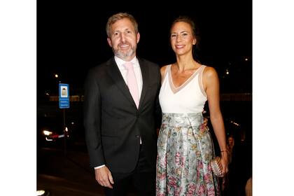 Rogelio Frigerio, ministro de Interior, y su mujer Victoria Costoya
