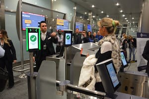 Cada vez es menos necesario usar el pasaporte en el Aeropuerto de Miami