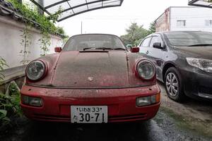 En Fukushima encontraron cientos de autos clásicos abandonados luego del desastre nuclear