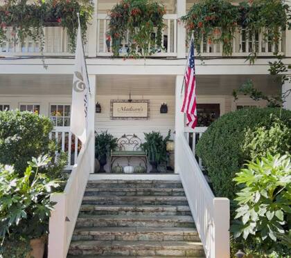 En gastronomía, Madison’s Restaurant ofrece platos elaborados con ingredientes locales (IG @madisonshighlands)