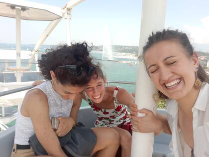 En Ginebra, Fer se hizo amigas que son como hermanas.