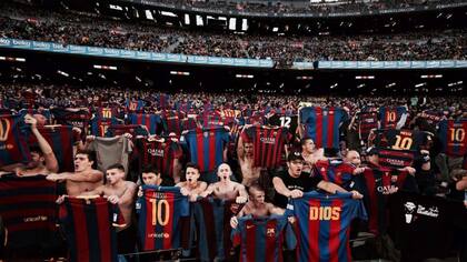 En Gran Bretaña, una réplica para adultos cuesta en promedio US$68 esta temporada; en Italia, US$90; mientras que en Francia y Alemania, las camisetas pueden costar US$91 y US$95, respectivamente