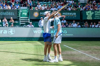 En Halle, Zeballos y Granollers lograron el séptimo título juntos; en pocos días irán en busca del éxito en Wimbledon, donde fueron finalista en 2021.
