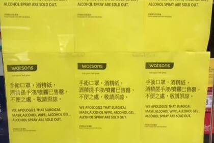 Las farmacias en el mundo emplean estrategias para administrar la venta de alcohol en gel
