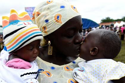 En Igbo Ora, bebés gemelos