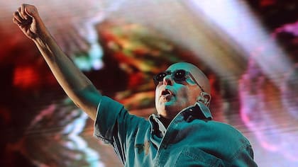 En Indio Solari, en puro show