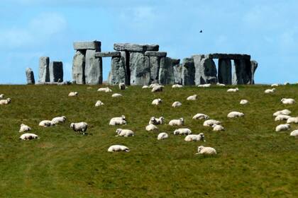 En Inglaterra es tradición visitar el complejo Stonehenge, también llamado “El Templo del Sol”, para celebrar la llegada del verano