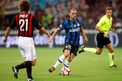 En Inter, el atacante jugó cuatro temporadas, marcó 22 goles y fue campeón de Europa y del mundo.