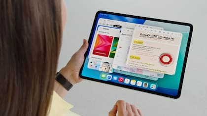 En iPadOS 26 es posible tener múltiples apps visibles en simultáneo como ventanas tradicionales
