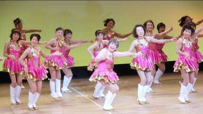 En Japón las abuelas se animan a ser porristas a su edad