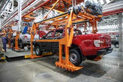 En julio se fabricaron menos vehículos que en junio en el país