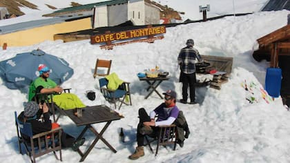 En junio, con la nieve ya por los techos