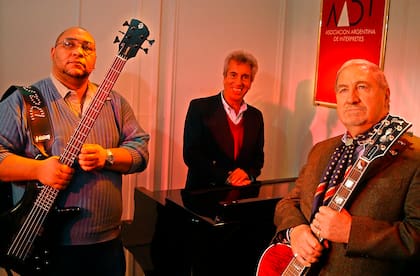 En junio de 2003, durante un festival de jazz que se celebró en su ciudad natal, Concordia, Malvicino aparece junto a Daniel Maza y Jorge Navarro  