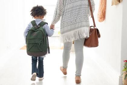 En junio de 2017, un tutor se llevó a un niño después de que los padres adoptivos lo devolvieran. Imagen ilustrativa