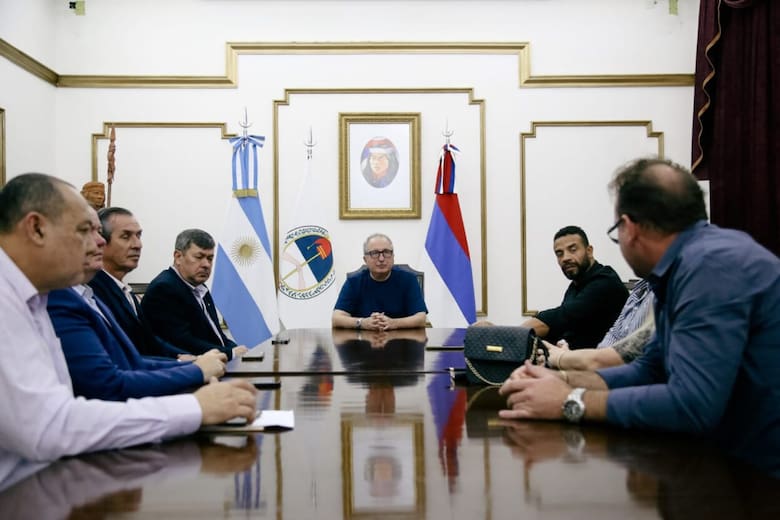 En junio pasado, el gobernador Passalacqua recibió a los empresarios brasileños del grupo UPP Corporation, que operan tres ingenios en Brasil. Pero al final las charlas no prosperaron