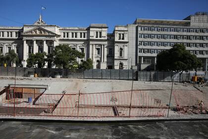 Hoy la manzana comprendida por Junín, Paraguay, Uriburu y la avenida Córdoba está cercada